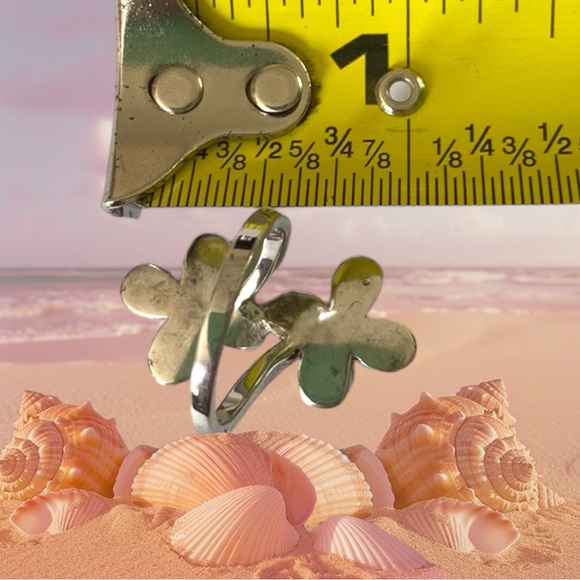 Sterling Silver Genuine Larimar Floral Ring, Size 6. - Picture 15 of 16